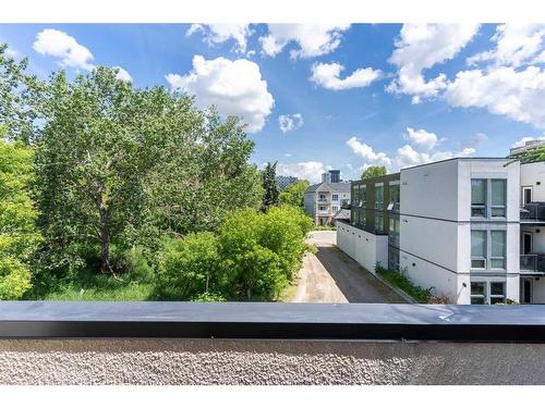 6-52 6 Street Ne, Calgary, AB - Outdoor