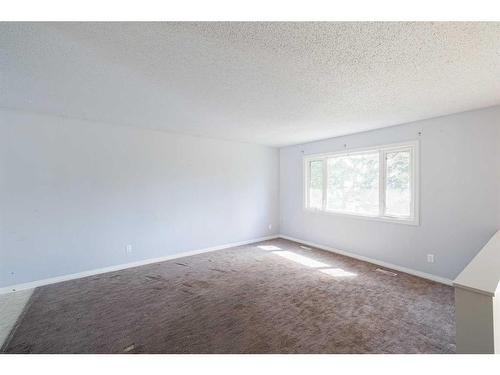 512 Blackthorn Green Ne, Calgary, AB - Indoor Photo Showing Other Room