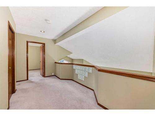 7221 California Boulevard Ne, Calgary, AB - Indoor Photo Showing Other Room