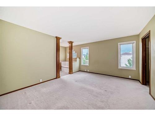 7221 California Boulevard Ne, Calgary, AB - Indoor Photo Showing Other Room