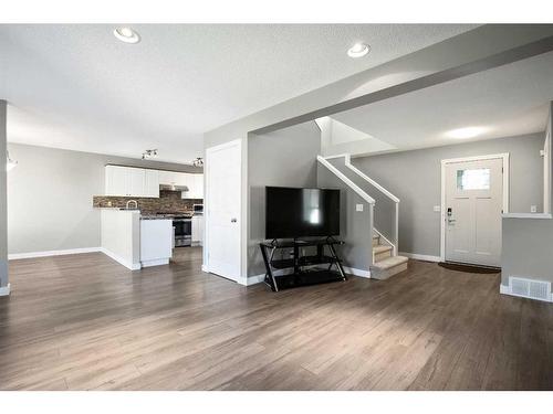 15 Cimarron Meadows Crescent, Okotoks, AB - Indoor Photo Showing Living Room