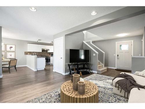 15 Cimarron Meadows Crescent, Okotoks, AB - Indoor Photo Showing Living Room