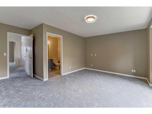 42 Hamptons Link Nw, Calgary, AB - Indoor Photo Showing Other Room
