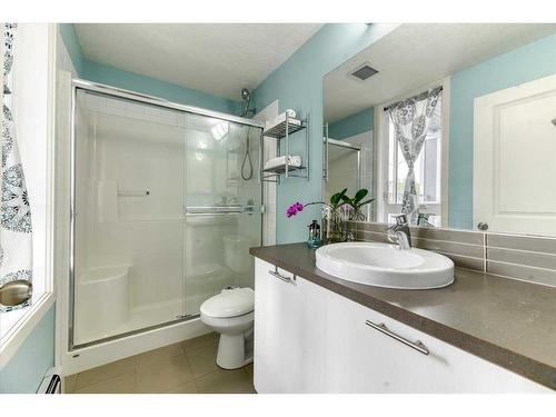 1104-175 Silverado Boulevard Sw, Calgary, AB - Indoor Photo Showing Bathroom