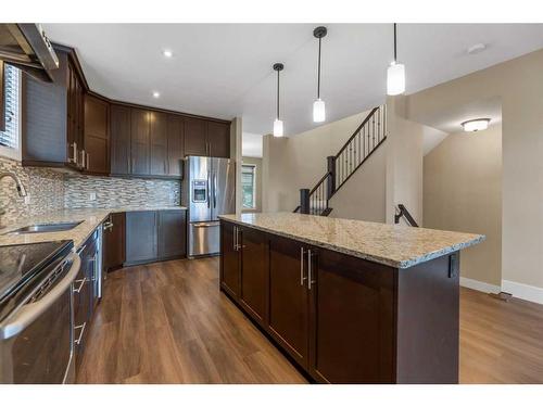 308 26 Avenue Ne, Calgary, AB - Indoor Photo Showing Kitchen With Upgraded Kitchen