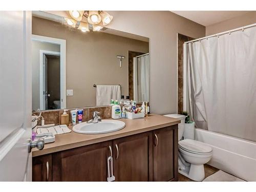 161 Walden Manor Se, Calgary, AB - Indoor Photo Showing Bathroom