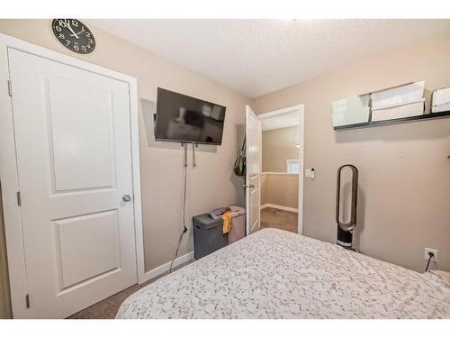 161 Walden Manor Se, Calgary, AB - Indoor Photo Showing Bedroom