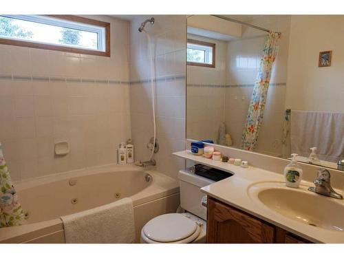 319 Hidden Vale Place Nw, Calgary, AB - Indoor Photo Showing Bathroom