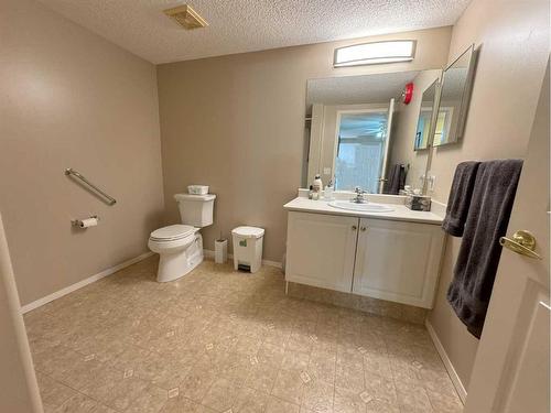 205-5000 Somervale Court Sw, Calgary, AB - Indoor Photo Showing Bathroom