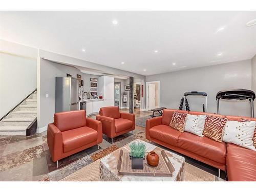 125 Westchester Way, Chestermere, AB - Indoor Photo Showing Living Room