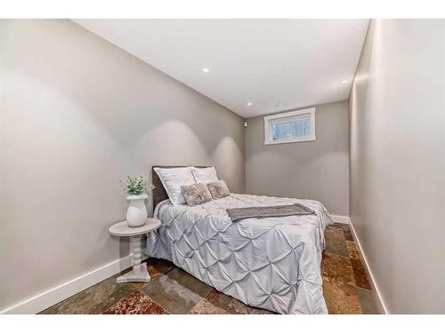 125 Westchester Way, Chestermere, AB - Indoor Photo Showing Bedroom