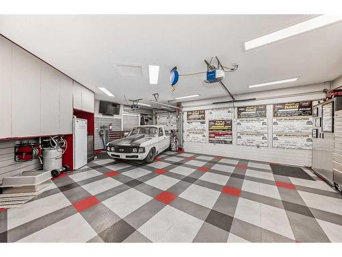 125 Westchester Way, Chestermere, AB - Indoor Photo Showing Garage