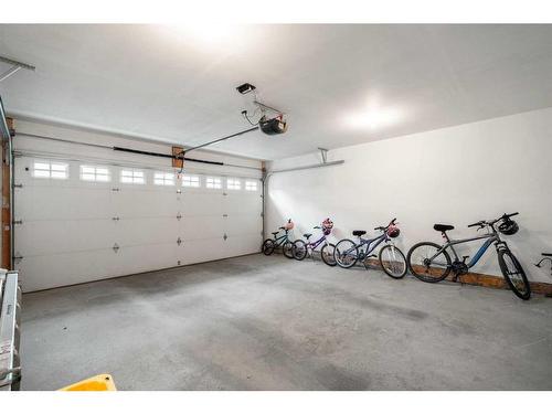 831 85 Street Sw, Calgary, AB - Indoor Photo Showing Garage