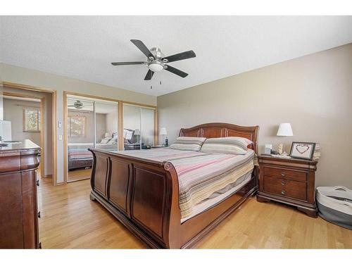 6 Golden Key Estates, Rural Rocky View County, AB - Indoor Photo Showing Bedroom