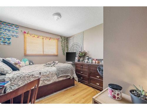 6 Golden Key Estates, Rural Rocky View County, AB - Indoor Photo Showing Bedroom