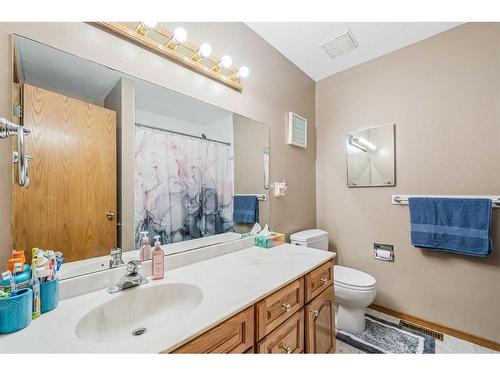 6 Golden Key Estates, Rural Rocky View County, AB - Indoor Photo Showing Bathroom