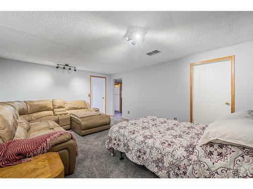 6 Golden Key Estates, Rural Rocky View County, AB - Indoor Photo Showing Bedroom
