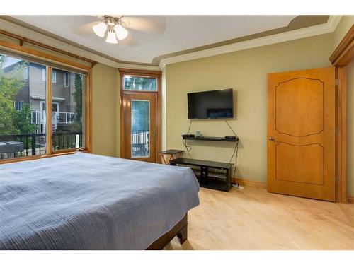 5 Simcoe Rise Sw, Calgary, AB - Indoor Photo Showing Bedroom