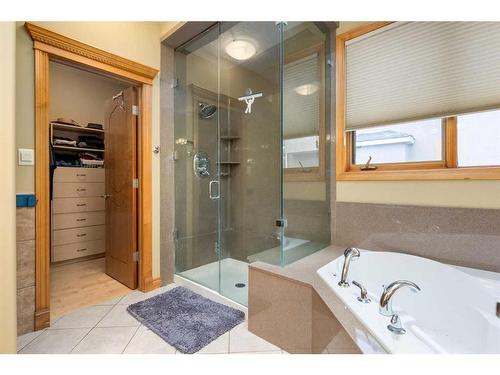 5 Simcoe Rise Sw, Calgary, AB - Indoor Photo Showing Bathroom