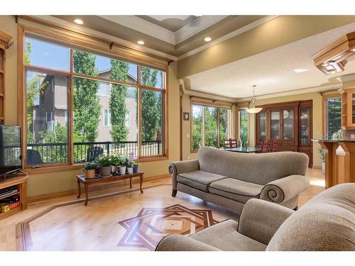 5 Simcoe Rise Sw, Calgary, AB - Indoor Photo Showing Living Room