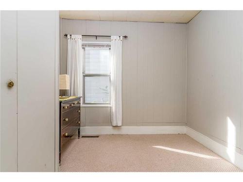 2129 Spiller Road Se, Calgary, AB - Indoor Photo Showing Other Room
