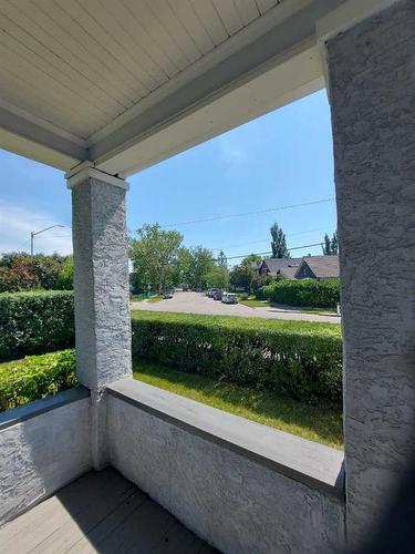 2129 Spiller Road Se, Calgary, AB - Outdoor