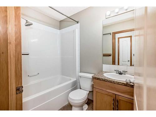 86 Silverado Saddle Crescent Sw, Calgary, AB - Indoor Photo Showing Bathroom