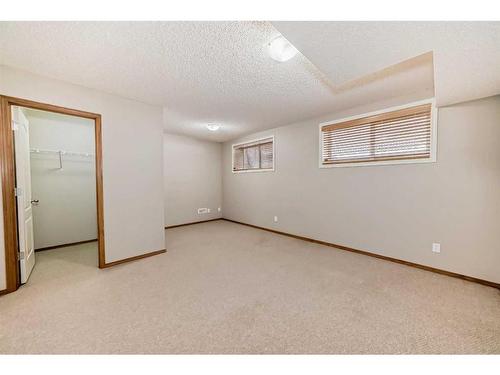 86 Silverado Saddle Crescent Sw, Calgary, AB - Indoor Photo Showing Other Room