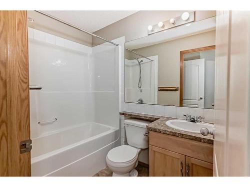 86 Silverado Saddle Crescent Sw, Calgary, AB - Indoor Photo Showing Bathroom