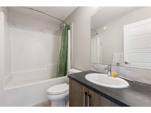 59 Wolf Creek Manor Se, Calgary, AB - Indoor Photo Showing Bathroom