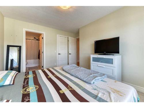 135 Savanna Walk Ne, Calgary, AB - Indoor Photo Showing Bedroom