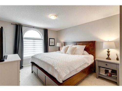 2202 Wentworth Villas Sw, Calgary, AB - Indoor Photo Showing Bedroom