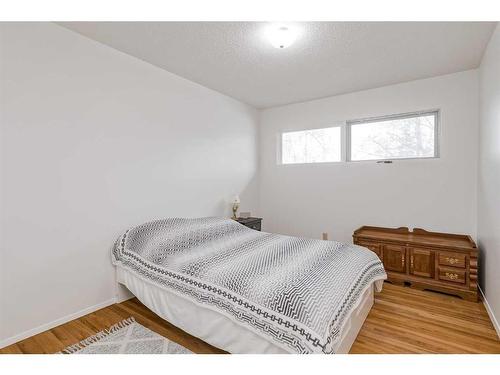 10712 Maplecrest Road Se, Calgary, AB - Indoor Photo Showing Bedroom