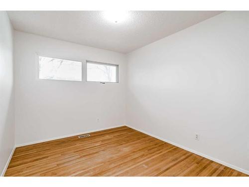 10712 Maplecrest Road Se, Calgary, AB - Indoor Photo Showing Other Room