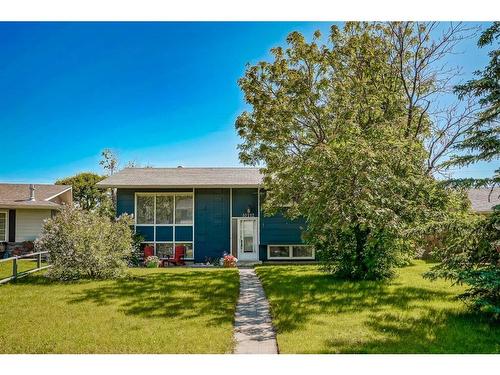 10712 Maplecrest Road Se, Calgary, AB - Outdoor With Facade