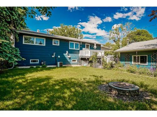 10712 Maplecrest Road Se, Calgary, AB - Outdoor