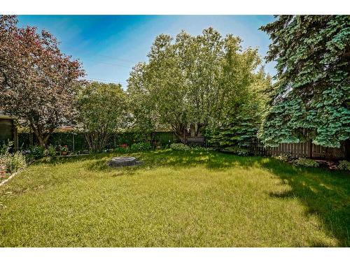 10712 Maplecrest Road Se, Calgary, AB - Outdoor