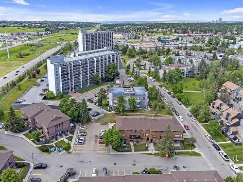 202-59 Glamis Drive Sw, Calgary, AB - Outdoor With View