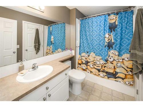 362 Copperfield Grove Se, Calgary, AB - Indoor Photo Showing Bathroom