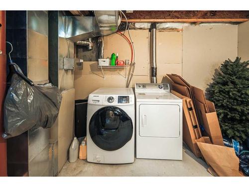 362 Copperfield Grove Se, Calgary, AB - Indoor Photo Showing Laundry Room