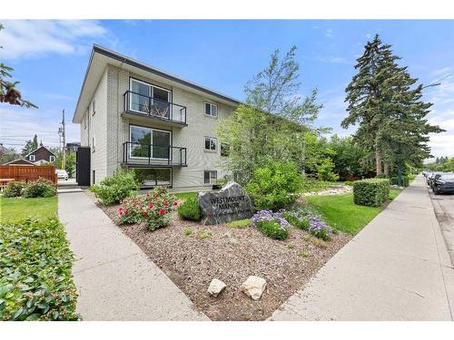 13-1717 Westmount Road Nw, Calgary, AB - Outdoor