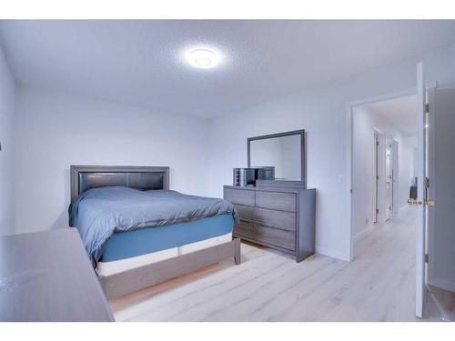 129 Coral Springs Mews Ne, Calgary, AB - Indoor Photo Showing Bedroom