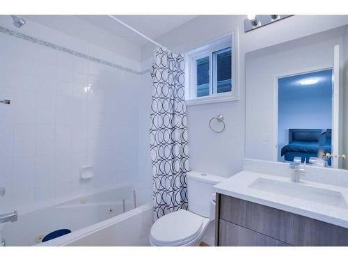 129 Coral Springs Mews Ne, Calgary, AB - Indoor Photo Showing Bathroom