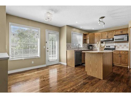 10971 Valley Ridge Drive Nw, Calgary, AB - Indoor Photo Showing Kitchen