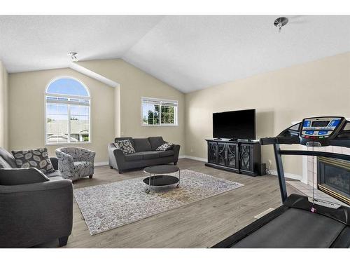 10971 Valley Ridge Drive Nw, Calgary, AB - Indoor Photo Showing Living Room