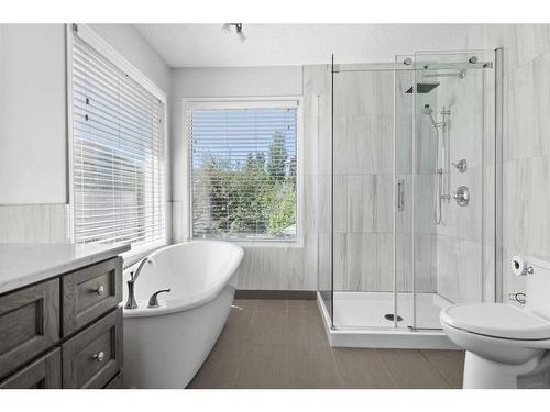 10971 Valley Ridge Drive Nw, Calgary, AB - Indoor Photo Showing Bathroom