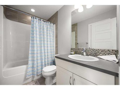 83 Evanscrest Terrace Nw, Calgary, AB - Indoor Photo Showing Bathroom