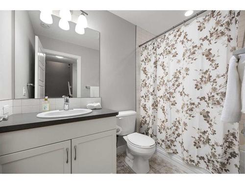 83 Evanscrest Terrace Nw, Calgary, AB - Indoor Photo Showing Bathroom