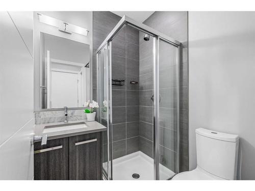 2-1818 Kensington Road Nw, Calgary, AB - Indoor Photo Showing Bathroom