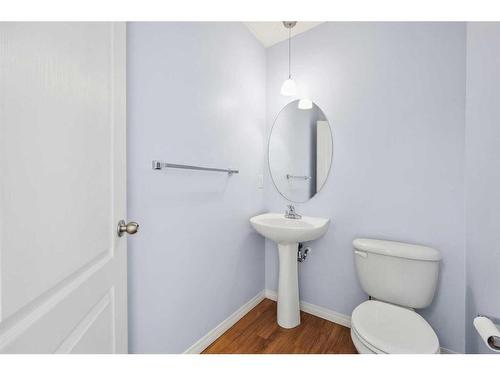 22 New Brighton Green Se, Calgary, AB - Indoor Photo Showing Bathroom